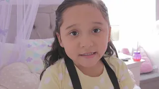 Nati aprende a no escalar los muebles