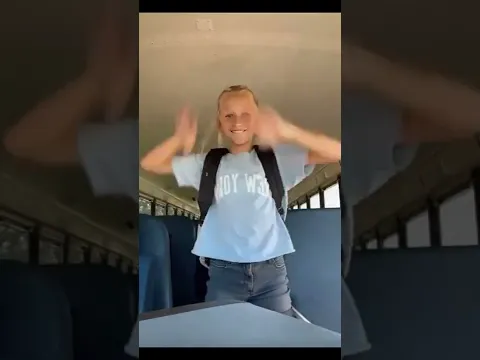 I can’t believe she didn’t get kicked off the bus for this! 😳🤪#shorts
