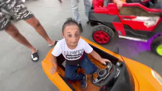 عزيز اصغر طفل فتح محل سيارات للاجار والاطفال صدمو😭🔥
