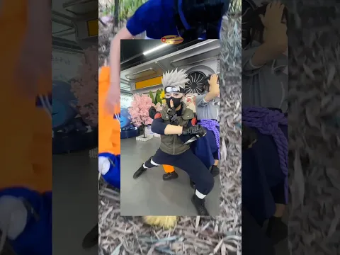 Kakashi Menjaga Naruto Agar tidak Pingsan 😱