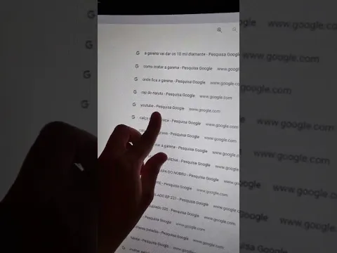 Olha o histórico de pesquisa do meu irmão mais novo