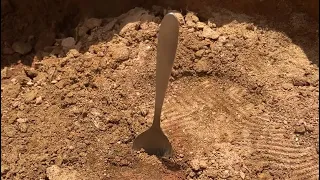 Cavando minha piscina com uma colher