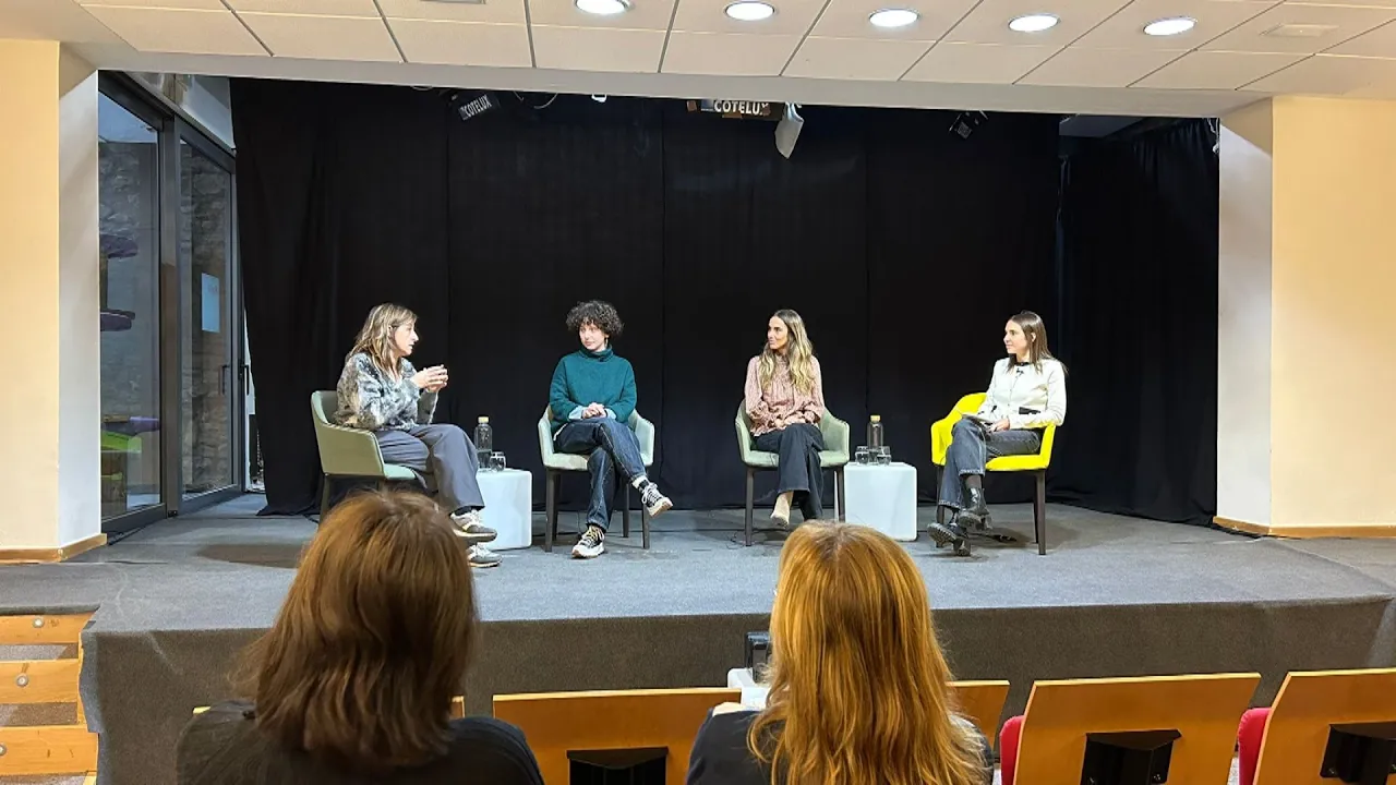 EL 9 NOU presenta el dossier de salut mental