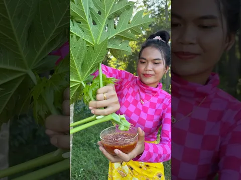 Eating papaya tree with chili salt #eating #food #shorts #shortvideo