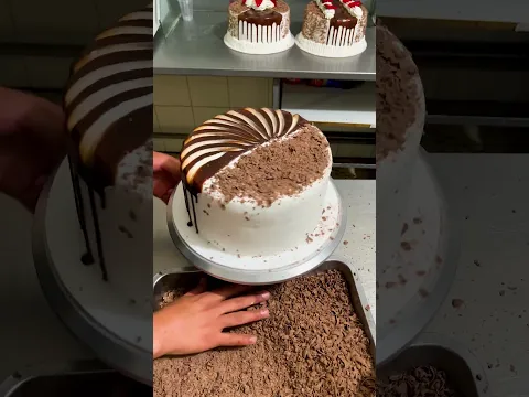 como decorar un pastel con chocolate
