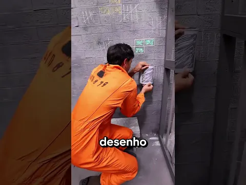 O guarda nem viu ele saindo da cela 😂😂