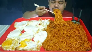 SAHURNYA AGAK BURU2!!JADI YANG SIMPEL AJA MIE GORENG PAKE 10 TELOR CEPLOK