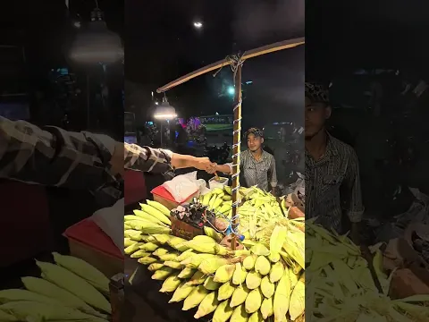 আজব ভুট্টা মাখানো খেলাম🤭 #motovlog #tiktokvideo #foodvlog #facebookreelsviral