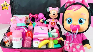 BEBÉ MINNIE 🎀 Que llevar en la PAÑALERA para ir al PEDIATRA y Como COLOCAR el ARMARIO | Muñecas