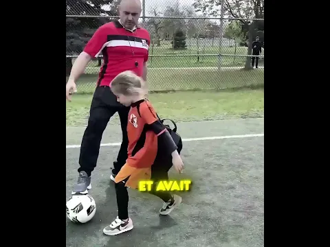 SON PÈRE LUI INTERDISAIT DE JOUER AU FOOT ! 😱⚽