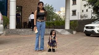 दुनिया की सबसे छोटी लडकी से मिली राशी     👧 |#rashishinde #viral #youtubeshorts