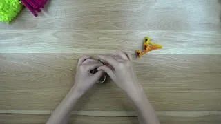 Instructions on how to transform chenille wire into beautiful sunflowers and white daisies.