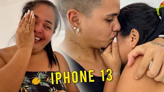 DEI UM IPHONE 13 A MINHA MÃE!! ❤️😍👑 r