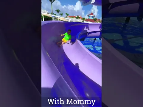 🤯 IARNA La AQUAPARK 🤔 WINTER Dad vs Mom at the AQUA WATER PARK #shorts