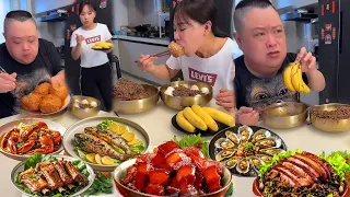 Ông chồng keo kiệt của tôi vừa ăn mất của tôi, để tôi xem tôi sẽ đối phó với anh ta thế nào