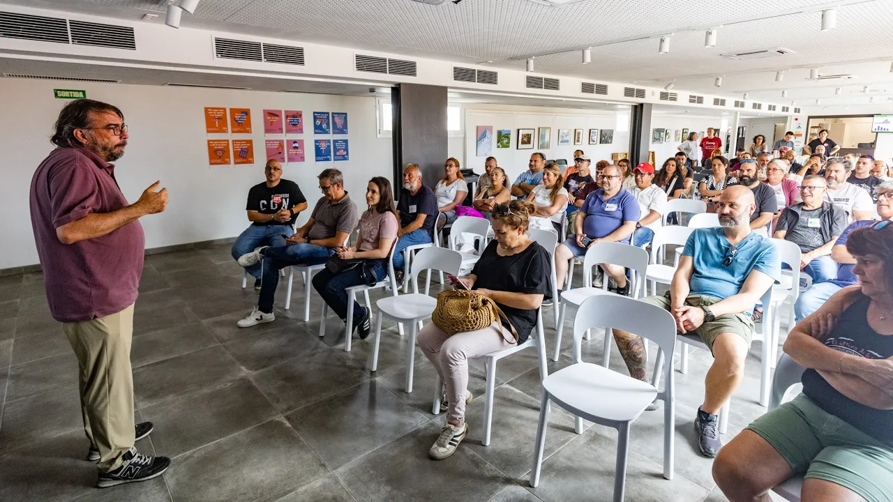 Tona acull una jornada de delegats i delegades sindicals de la UGT amb Camil Ros