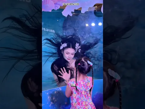 Sedih Banget, Putri Duyung Ini Berusaha Menghibur Saat Sakit