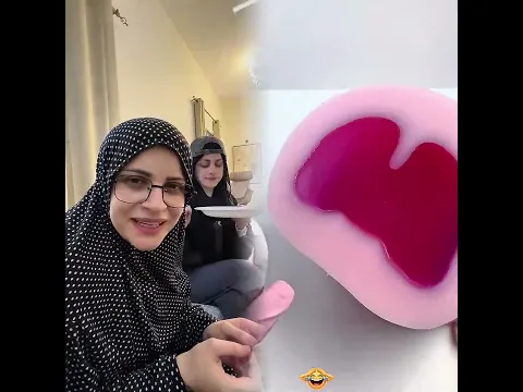 البنت تحب النملة أكثر من أمها 🤣 #funny #pov #shorts #sketch