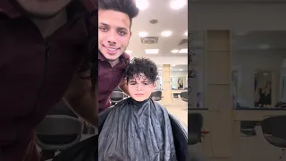 اجمل قص للطفل بيد الكوافير حسين