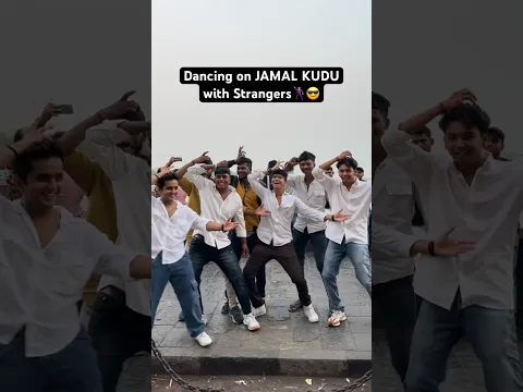 Vibing on LORD BOBBY’s 🎵🎧 #jamalkudu #animal #bobbydeol #dance #public #fun #viral #trendingshorts