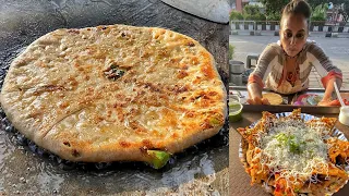 Sujal Aunty Ka special SCHEZWAN PARATHA 😱😳 ऐसा पराठा आपने कभी नहीं खाया होगा 🤩 Indian Street Food