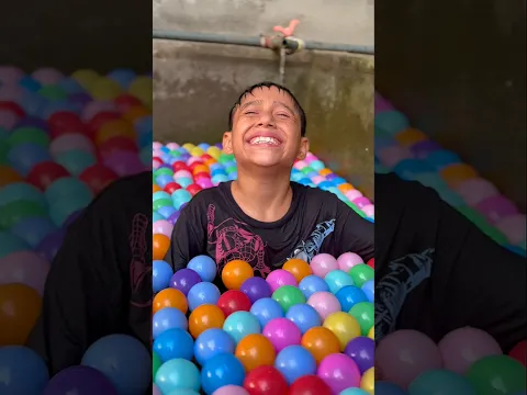 PISCINA DE PELOTAS