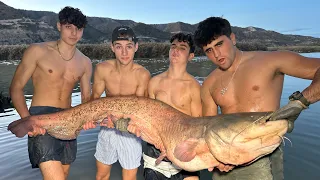 El PEZ mas GRANDE de ESPAÑA, mas de 2,4 METROS / pesca del Siluro