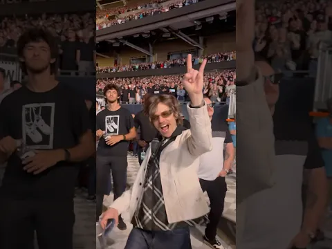 TONIGHT, I’M A ROCK ‘N’ ROLL STAR #oasis #oasislove25