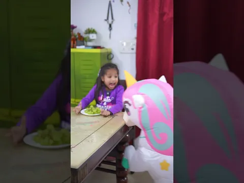 Maha ne apna grapes unicorn ko khila diya