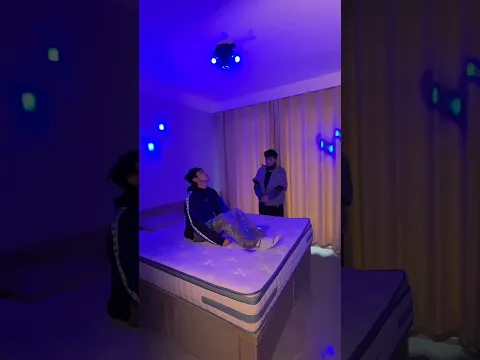 When The electrician Turns Your Aesthetic Room Into A Disco...