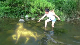 As soon as a golden horse appeared at the bottom of the lake, the sky suddenly changed dramatically