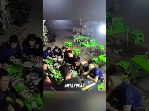 🍜🫶 Orang Asing Ini Diam-Diam Membayar Makanan Pemadam Kebakaran #shortvideo