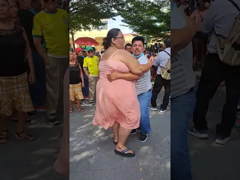 Ahí si hay de donde agarrar 😵