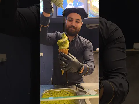 الترند اللي العالم كلا عم تحكي فيو 😂😂😂😍ايسكريم ايسكريم 😂😂 كنافة سحلب 😂😂 من @شَكرجي- #uae #food