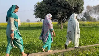 Kudiyan Kidhar Chalein Laga Kar Kataar