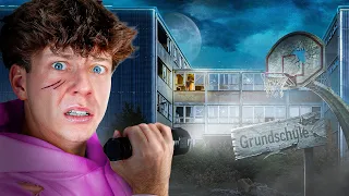ICH verbringe 1 NACHT in VERLASSENER SCHULE! 😱 (Todesangst!!!)