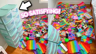 Organizing my FIDGET COLLECTION!!🌈 *so satisfying*