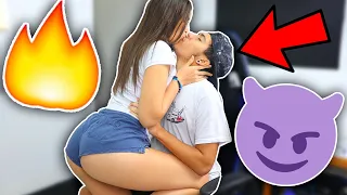 Me baila por ganarle en este juego..