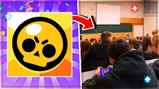 CET ENFANT JOUE A BRAWL STARS A L'ECOLE..!😂