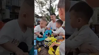 Livestream Jouny Hot Boy and baby Tom playing sand scooping game 😂😂😂 part 25