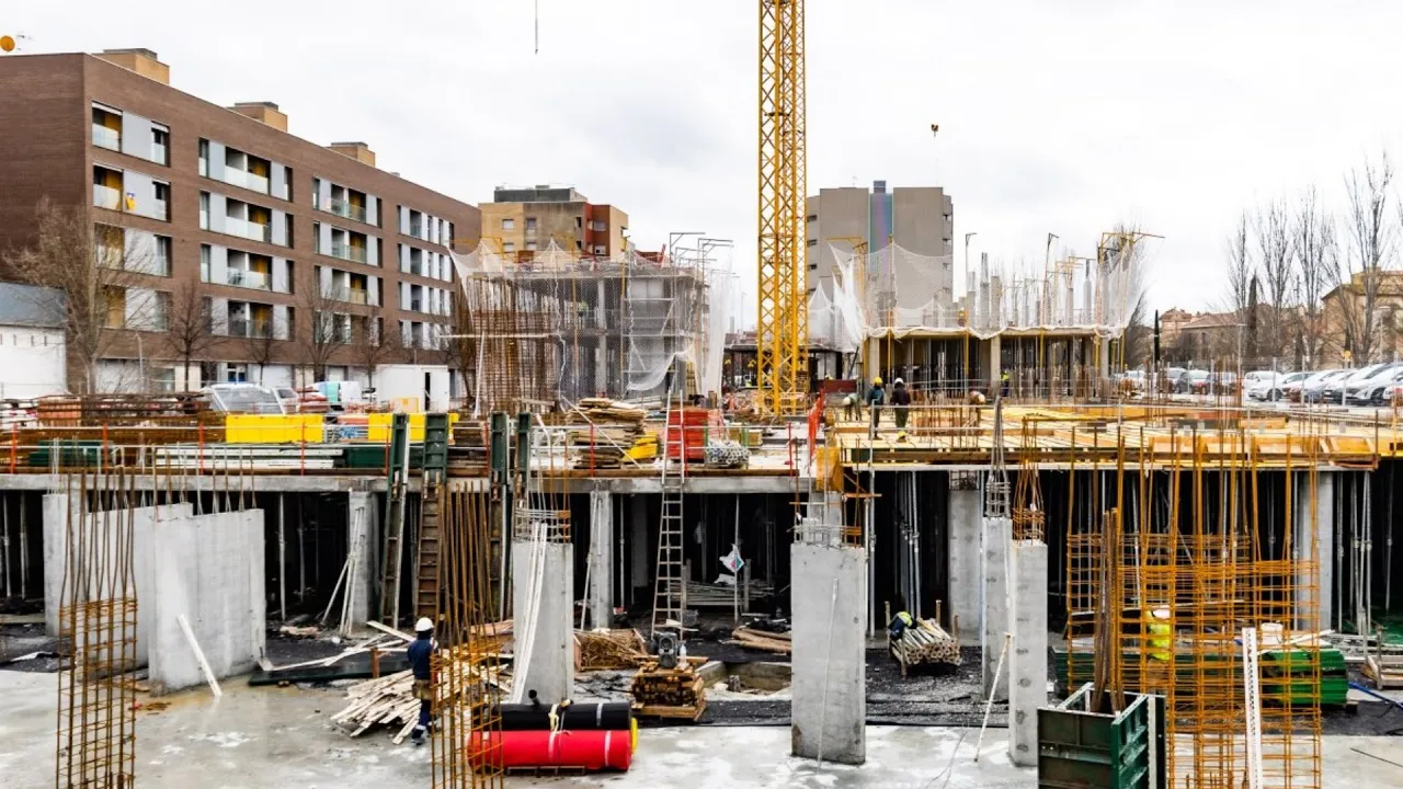 La construcció es frena a Osona