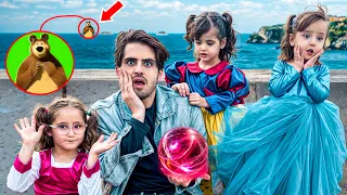 ماشا والسا وسنوايت راحو رحلة في البحر وهزمو  الدب بالبالونات السحرية😱