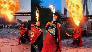 The young man's mouth spewed fire, and the passers-by were stunned!