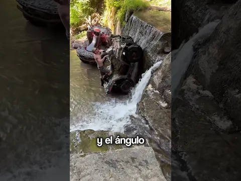 Mira cómo subió la pared vertical con su quad