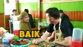 Chef Italia Gak Percaya Nasi Gandul Seenak Ini?!🤤😭Jakarta Barat Street Food | #MakanwithDriss Eps. 1