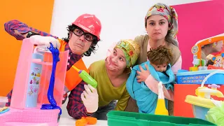 Komik video. Reyhan abla Cengiz'e duş tamır ettiriyor! Eğlenceli video