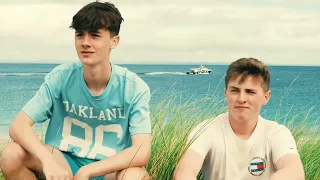 Siar Siar Leat - Green Green Grass - George Ezra as Gaeilge