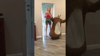 Tanya leaves balloons for dogs on the floor