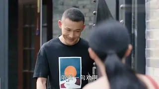 穷小子收养个洋孩子，谁料他爷爷是顶级富豪，带钱找上门！