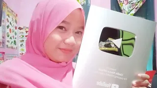 UNBOXING SILVER PLAY BUTTON GUYS 😍😍
